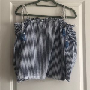 Club Monaco off the Should blouse